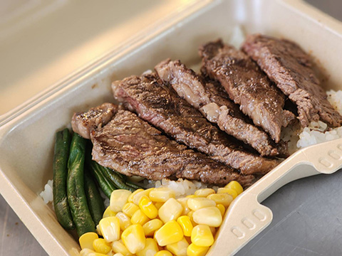 ステーキ丼(未来屋）