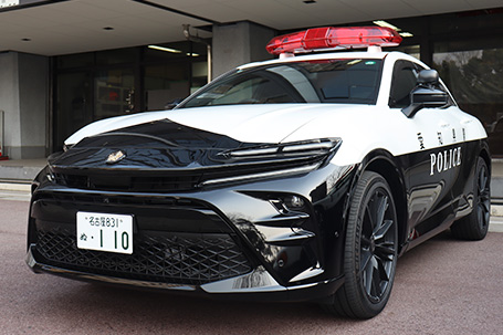 パトカー（クラウンスポーツ）
